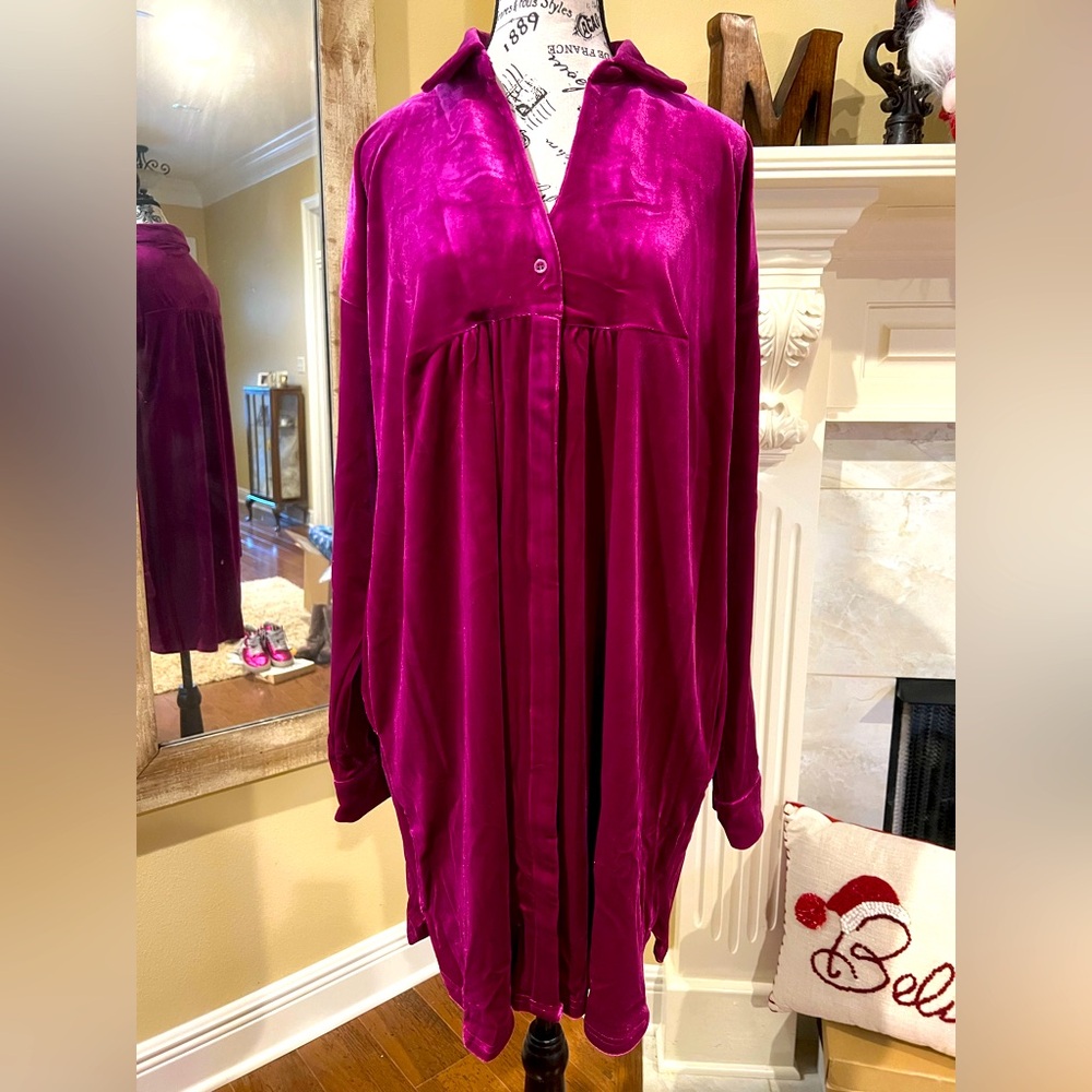 Easel plum velvet button down dresss/duster